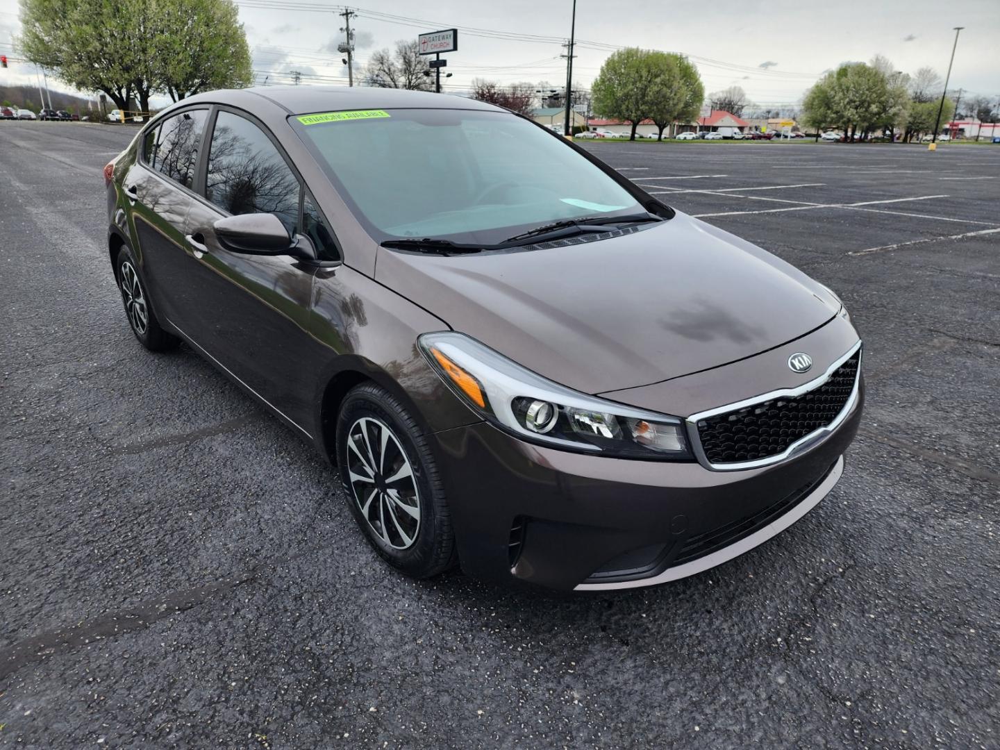 2017 Brown /Black Kia Forte LX (3KPFK4A76HE) with an 2.0L L4 DOHC 16V engine, Automatic transmission, located at 1221 Madison St., Shelbyville, TN, 37160, (931) 680-9439, 0.000000, 0.000000 - Photo#1